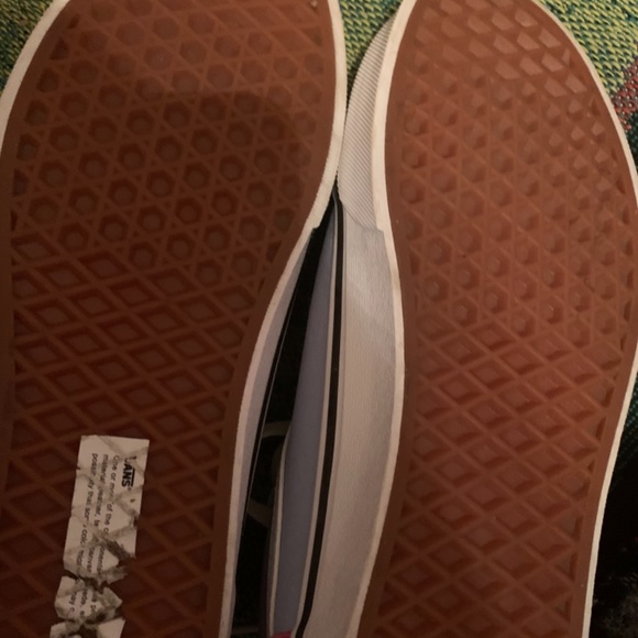 Vans - Picture 4 of 5